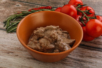 Soft chicken liver with cream