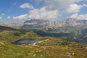 Deurstickers il Lago Cavia, le creste del Costabella e la Cima Uomo  Dolomiti di Fassa, Trentino © gabriffaldi