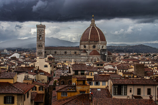 Firence Dom under a cloud