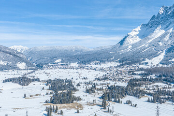 Winter bei Biberwier im Tiroler Außerfern, Blick ins verschneite Ehrwalder Moos