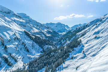 Winterliche Idylle bei Warth, Ausblick ins obere Lechtal gen Lech am Arlberg