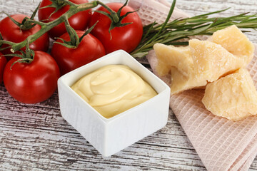 Cheese sauce in the bowl