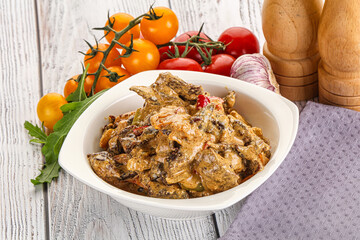 Roasted beef with cream sauce