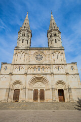 Fototapeta na wymiar Église Saint-Pierre de Mâcon