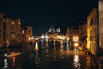 Fototapeta premium Venice at night, view of the canal and old architecture