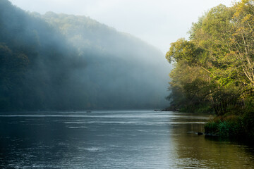 Wschód słońca nad rzeką San © Pawel