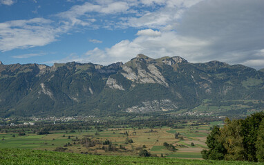 Herbstliche Wolkenstimmung um den Hohen Kasten, mit Blick auf das Rheintal