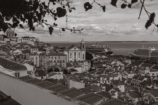 Lisbon black and white 