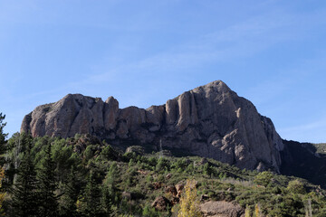 Fototapeta na wymiar VIsta de la montaña de Riglos