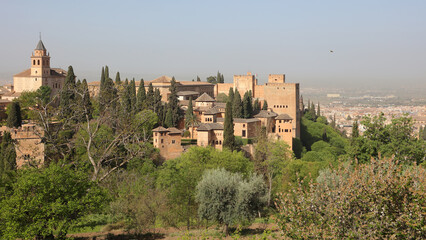Fototapeta na wymiar Torre de los Infantes, Torre Cautiva y Torre de los Picos, Alhambra, Granada, Andalucía, España