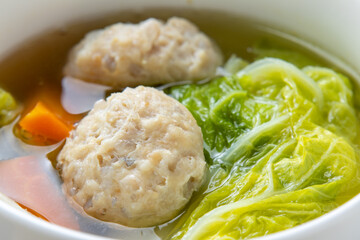 野菜たっぷり鶏塩スープ(鶏つくね入り)。
