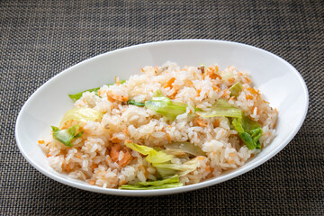 鮭レタスチャーハン。
