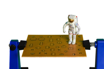 astronauta y circuito electrónico © 👑EDUARDO👑