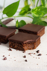 chocolate cake with mint