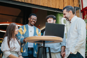 Obraz premium Multiracial businesspeople collaborating on projects, discussing ideas, and strategizing for better efficiency and growth. Successful teamwork in a multinational workplace.