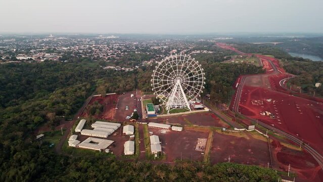 The iconic 'Yup Star' sculpture at the Hito Tres Fronteras in Foz do Igua&ccedil;u, representing the border meeting point of Argentina, Brazil, and Paraguay.