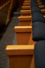 劇場に並ぶ座席