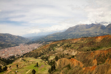 Fototapeta premium Reise durch Südamerika. Wandern in der Cordillera Blanca bei Huaraz in Peru.