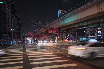 Fototapeta na wymiar traffic at underpass at night in seoul