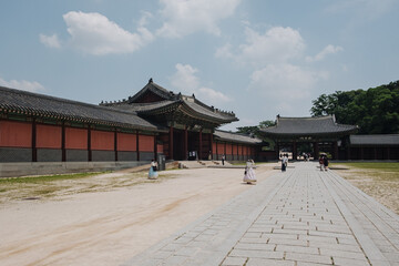 Fototapeta na wymiar historic temple in seoul