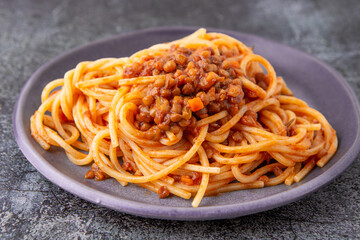 Vegan pasta with lentil sauce. Healthy and balanced dish, ideal for lunch and dinner.