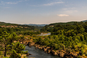 Fototapeta na wymiar Rio Miño en la frontera de España y Portugal.