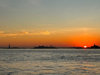 Fototapeta na wymiar A sunset on the Hudson River in New York