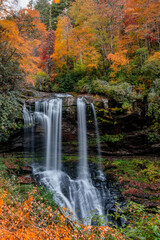 Fototapeta na wymiar dry falls, nc autumn