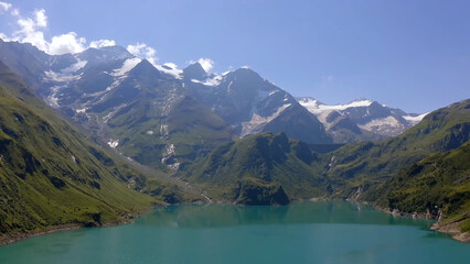 Fototapeta na wymiar beautiful crystal lake in a mountain gorge
