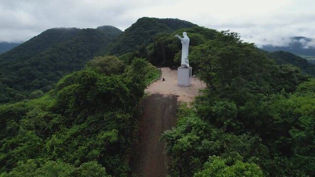Adjunto el guion en espa&ntilde;ol para que le puedan dar el visto bueno