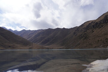 turquoise lake in the mountains, mountains, sky, lake