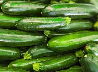 organic fresh zucchini on the market