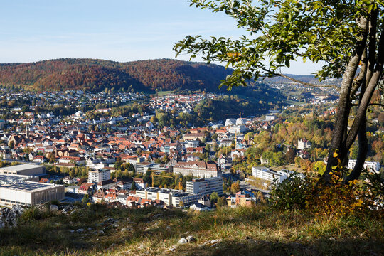 Ausblick auf Albstadt-Ebingen von Mahlesfelsen (Schw&auml;bische Alb)