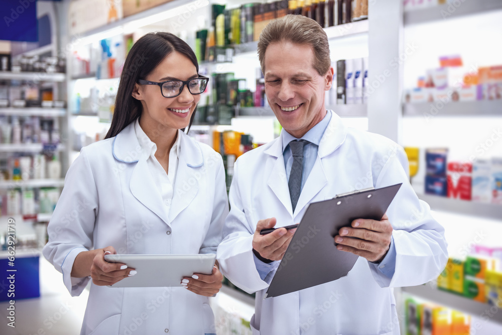 Poster Couple of pharmacists