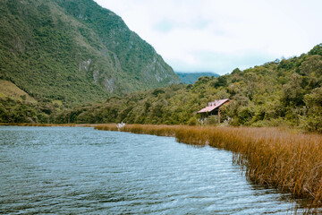 Fototapeta na wymiar Laguna Llaviuco en el Cajas - Azuay Ecuador