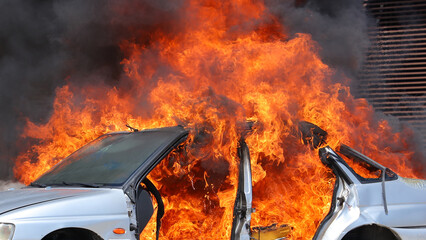 Vehículo incendiado