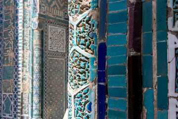 Usbekistan - Samarkand: Nekropole Shohizinda - Close Up der Ornamentik in Türkis-Blau