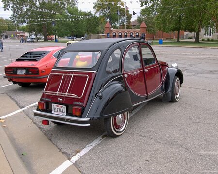 Lake Garnett Grand Prix Revival Car Show Parade