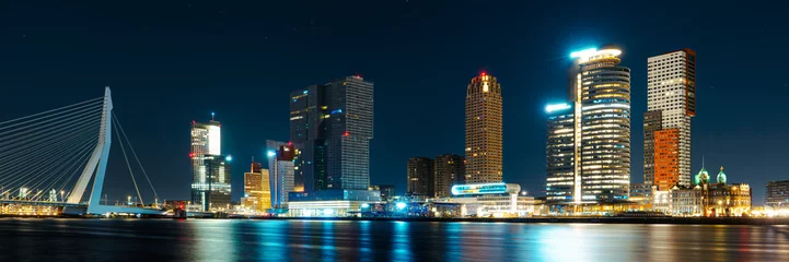 Papier Peint photo Rotterdam Spectacular Night View of Rotterdam from the Sea: Experience the Beauty of the City at Night.