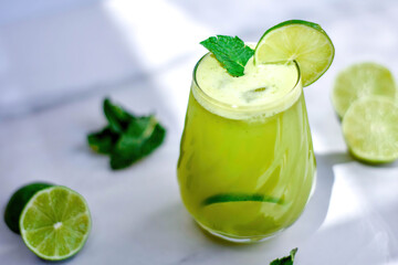 Bebida limonada refrescante, saludable