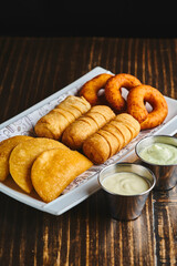 empanadas, tequeños y mandocas
