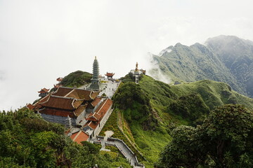 Fansipan Mountain called Roof of Indochina and Sea of Clouds in Sapa, Vietnam - ベトナム サパ...