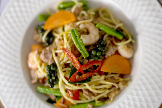 Spaghetti With Spicy Mixed Seafood.