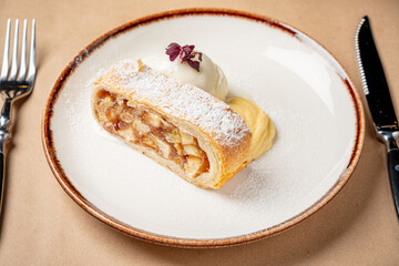 apple strudel with ice cream