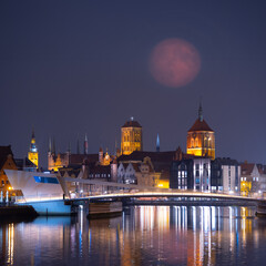 2022-11-29 old town of Gdansk and Motlawa river at night, Poland