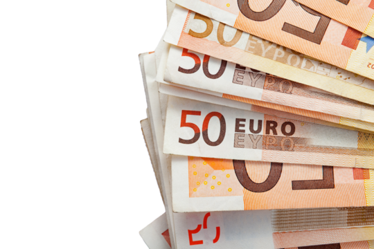 Billetes de euro aislados sobre fondo transparente. Ahorros e ingresos.
