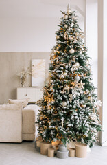 Fototapeta na wymiar Christmas decorations in the apartment