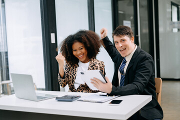 Those who work hard, win in the conference room new startup project.