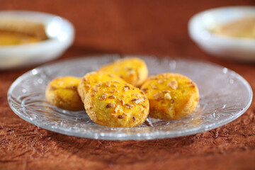 crushed dry fruit cookies