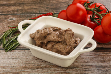 Soft chicken liver with cream